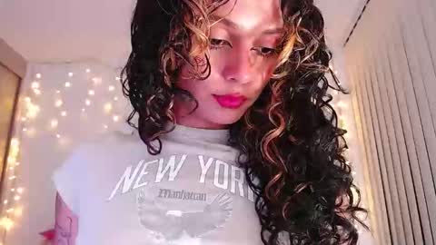 Im Abril .. Nice to meet you  thumb up me please its important  INDEPENDENT MODEL online show from 04.28.26