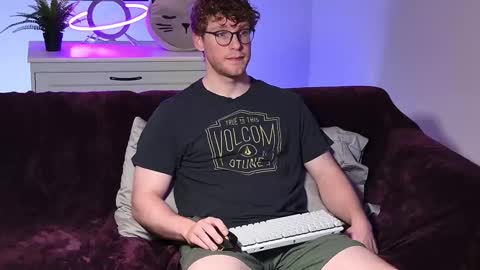 blueeyedtallguy online show from 11.18.25