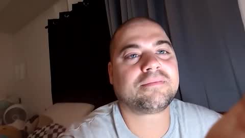 Snapshot of blueeyeme chatting on 10.18.25 blueeyeme online show from 10.18.25