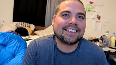 Snapshot of blueeyeme chatting on 10.25.25 blueeyeme online show from 10.25.25