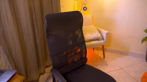 FLORAA online show from 12.02.25