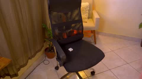 Snapshot of bluemysticlady chatting on 02.05.26 FLORAA online show from 02.05.26