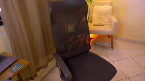 Snapshot of bluemysticlady chatting on 02.13.26 FLORAA online show from 02.13.26