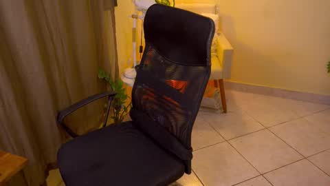 Snapshot of bluemysticlady chatting on 02.14.26 FLORAA online show from 02.14.26