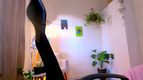 Snapshot of bluemysticlady chatting on 02.16.26 FLORAA online show from 02.16.26