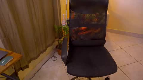 Snapshot of bluemysticlady chatting on 02.25.26 FLORAA online show from 02.25.26