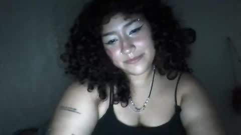 Snapshot of bluevelvett__ chatting on 02.14.26 blue online show from 02.14.26