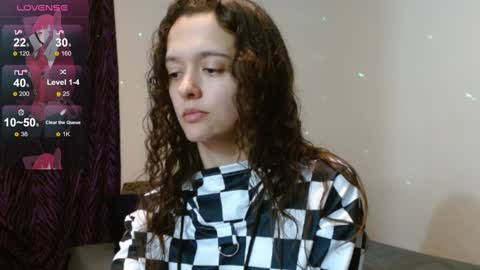 Snapshot of bluevixen7 chatting on 01.06.25 bluevixen7 online show from 01.06.25