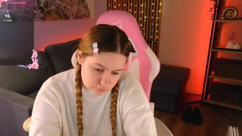 Snapshot of blush_ellie chatting on 03.03.25 Ellie3 online show from 03.03.25