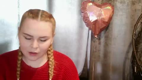 Snapshot of blushing_star chatting on 05.19.26 blushing_star online show from 05.19.26