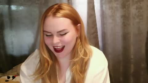 Snapshot of blushing_star chatting on 06.26.26 blushing_star online show from 06.26.26