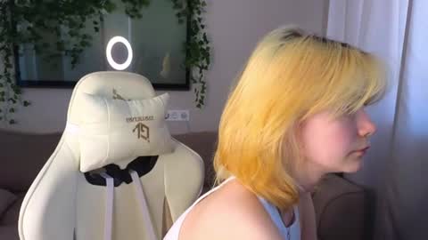 Snapshot of blvckmilk chatting on 06.20.26 Alice and David online show from 06.20.26