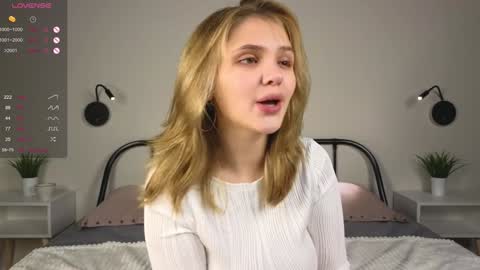 Snapshot of blytheaven chatting on 12.04.24 Erica online show from 12.04.24