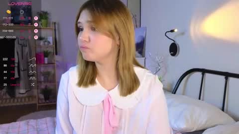 Snapshot of blytheaven chatting on 03.11.25 Erica online show from 03.11.25