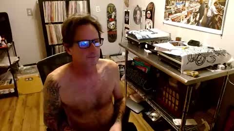 Snapshot of bnczuperzexy chatting on 10.23.25 ZuperZexyZounds online show from 10.23.25