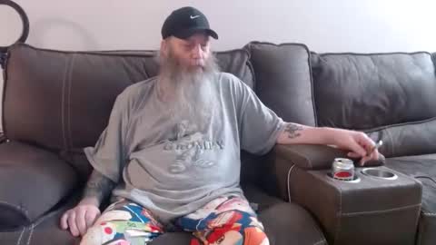 Snapshot of bob_bithcin chatting on 02.18.26 Stupid Redneck and Becky online show from 02.18.26