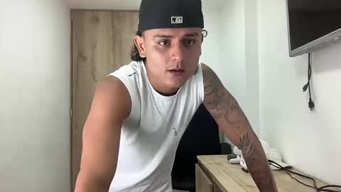 Bob  INDEPENDENT MODEL online show from 09.30.25