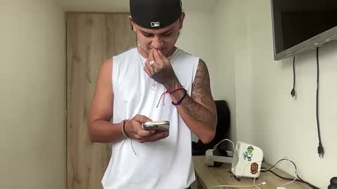 Bob  INDEPENDENT MODEL online show from 10.12.25