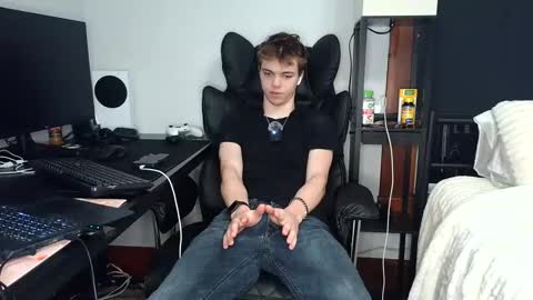 Snapshot of bobby72738 chatting on 09.09.25 bobby72738 online show from 09.09.25