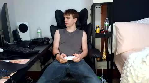 Snapshot of bobby72738 chatting on 09.20.25 bobby72738 online show from 09.20.25