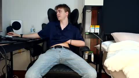 Snapshot of bobby72738 chatting on 09.27.25 bobby72738 online show from 09.27.25