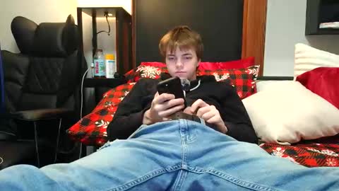 Snapshot of bobby72738 chatting on 11.14.25 bobby72738 online show from 11.14.25