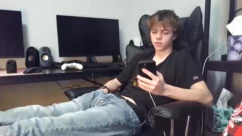 Snapshot of bobby72738 chatting on 11.25.25 bobby72738 online show from 11.25.25