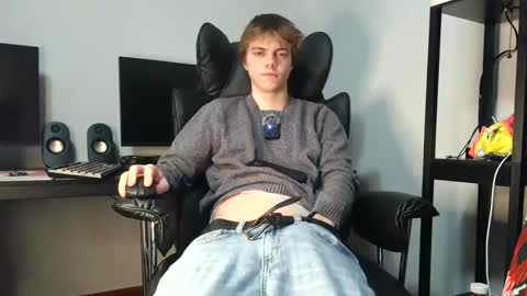 Snapshot of bobby72738 chatting on 12.14.25 bobby72738 online show from 12.14.25