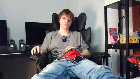 Snapshot of bobby72738 chatting on 12.19.25 bobby72738 online show from 12.19.25