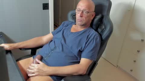 Snapshot of bobo_k chatting on 02.12.25 bobo_k online show from 02.12.25