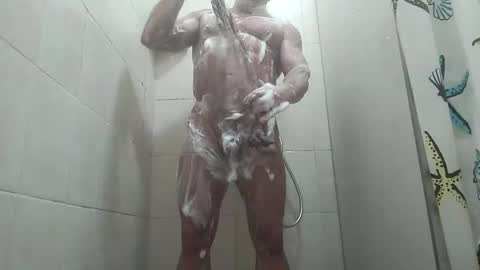 Snapshot of bodi5 chatting on 12.01.25 BODI online show from 12.01.25