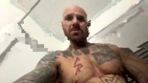 Snapshot of bodyart85_19 chatting on 01.11.25 Bodyart85 19 online show from 01.11.25