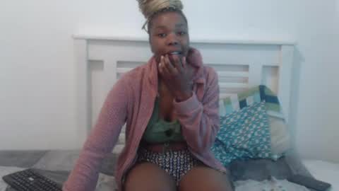 Snapshot of boitylips chatting on 07.20.26 boitylips online show from 07.20.26