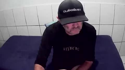 Snapshot of bolado23 chatting on 12.21.25 Cesar Augusto Pierdona online show from 12.21.25