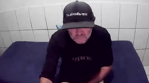 Snapshot of bolado23 chatting on 12.22.25 Cesar Augusto Pierdona online show from 12.22.25