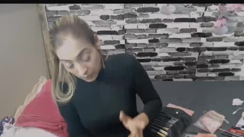 Kim online show from 09.30.25