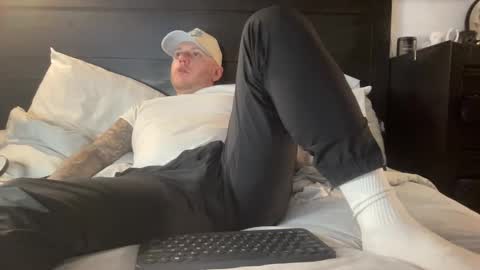 Snapshot of boner4you1994 chatting on 02.15.25 boner4you1994 online show from 02.15.25