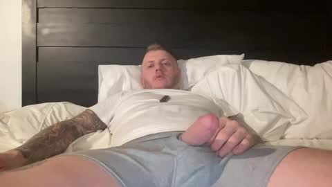 Snapshot of boner4you1994 chatting on 02.17.25 boner4you1994 online show from 02.17.25