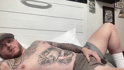 Snapshot of boner4you1994 chatting on 09.17.25 boner4you1994 online show from 09.17.25