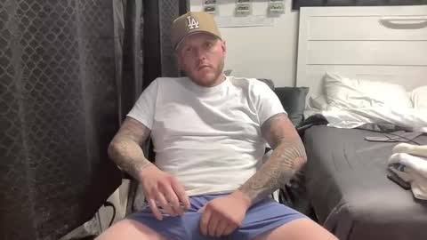 Snapshot of boner4you1994 chatting on 10.10.25 boner4you1994 online show from 10.10.25