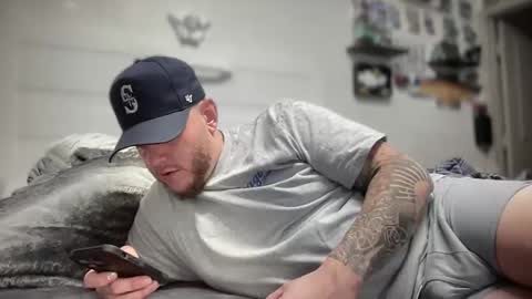 Snapshot of boner4you1994 chatting on 10.25.25 boner4you1994 online show from 10.25.25