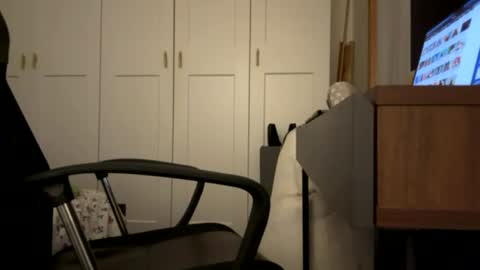 Snapshot of bongofwhiskey chatting on 06.24.26 bongofwhiskey online show from 06.24.26