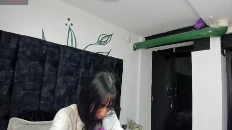 BONIE WILLS online show from 04.21.26