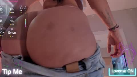 Snapshot of boniesmith_ chatting on 11.24.25 Bonie Smith online show from 11.24.25