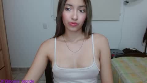 Snapshot of bonni_blonde chatting on 09.23.25 Bonnie online show from 09.23.25