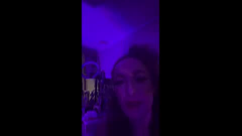 Snapshot of bonnie_and_clyde_11 chatting on 11.11.25 Bonnie and Clyde online show from 11.11.25