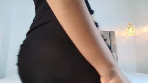 Snapshot of bonnie_bloom chatting on 10.09.25 Bonnie online show from 10.09.25