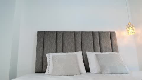 Snapshot of bonnie_bloom chatting on 10.25.25 Bonnie online show from 10.25.25