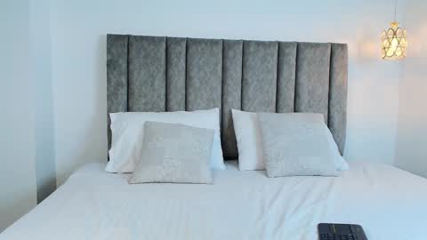 Snapshot of bonnie_bloom chatting on 11.11.25 Bonnie online show from 11.11.25