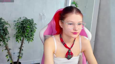 Snapshot of bonnie_hernandez chatting on 04.30.26 Bonnie online show from 04.30.26